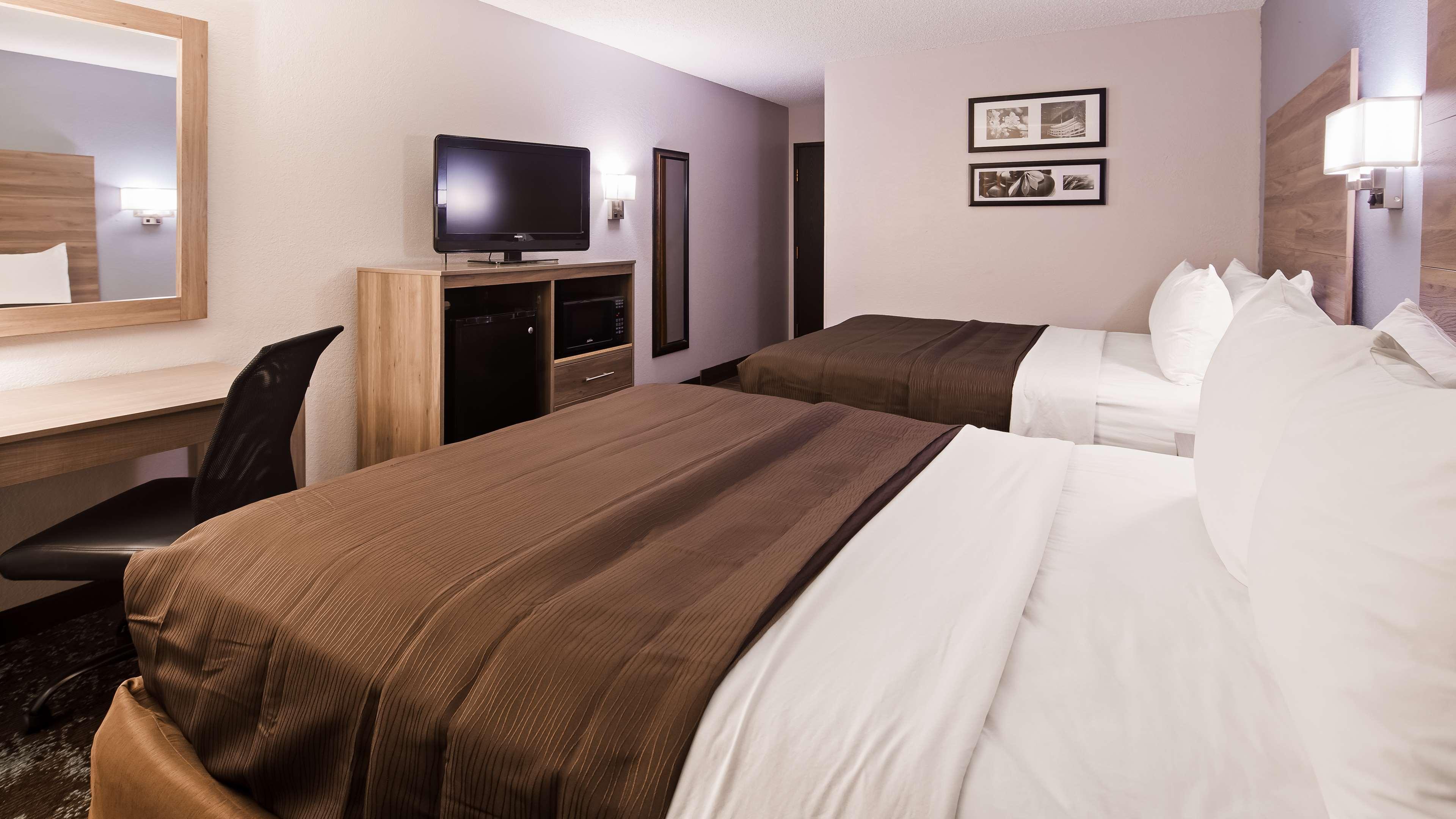 Ramada By Wyndham Cedar Rapids South Hotel Ngoại thất bức ảnh