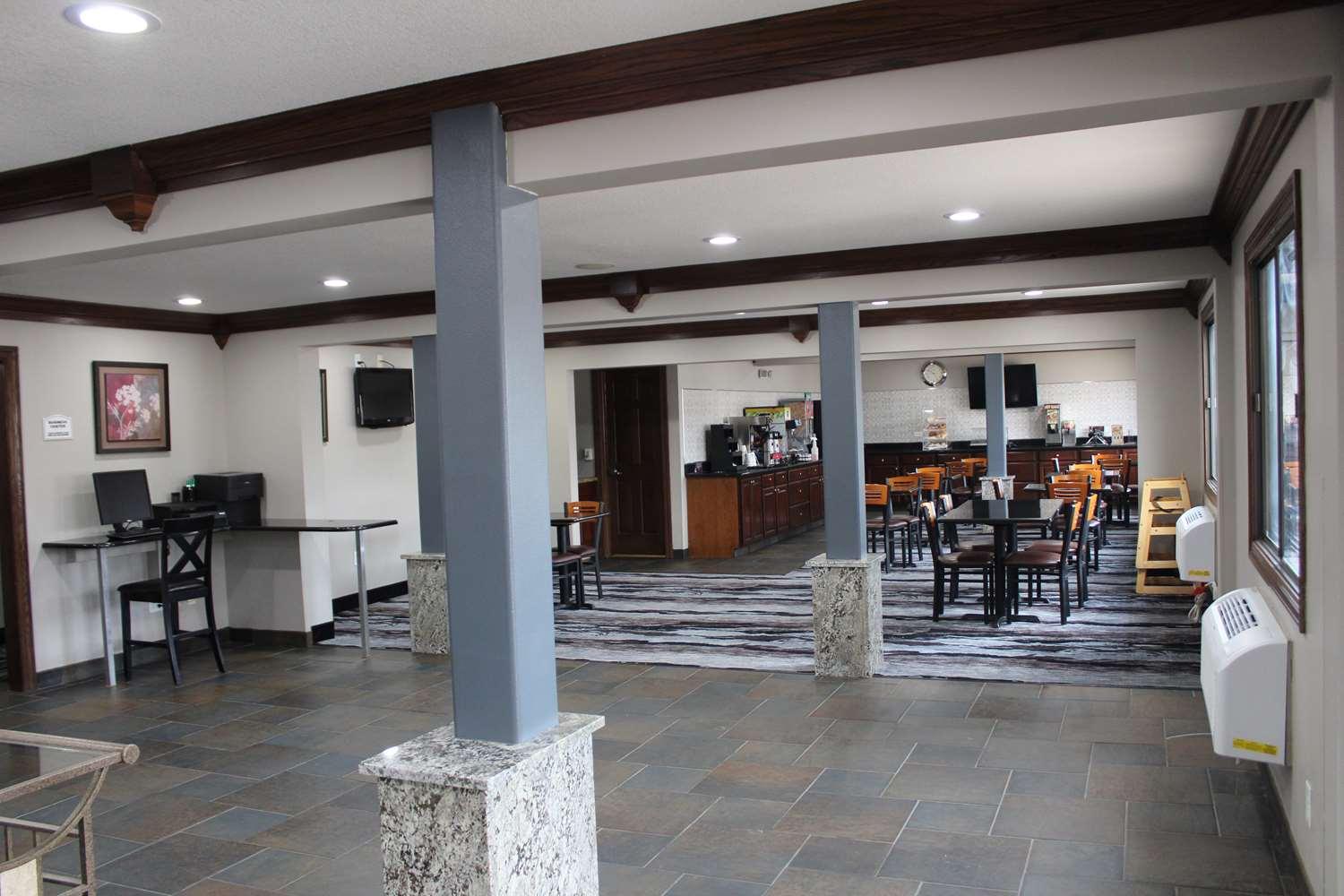 Ramada By Wyndham Cedar Rapids South Hotel Ngoại thất bức ảnh