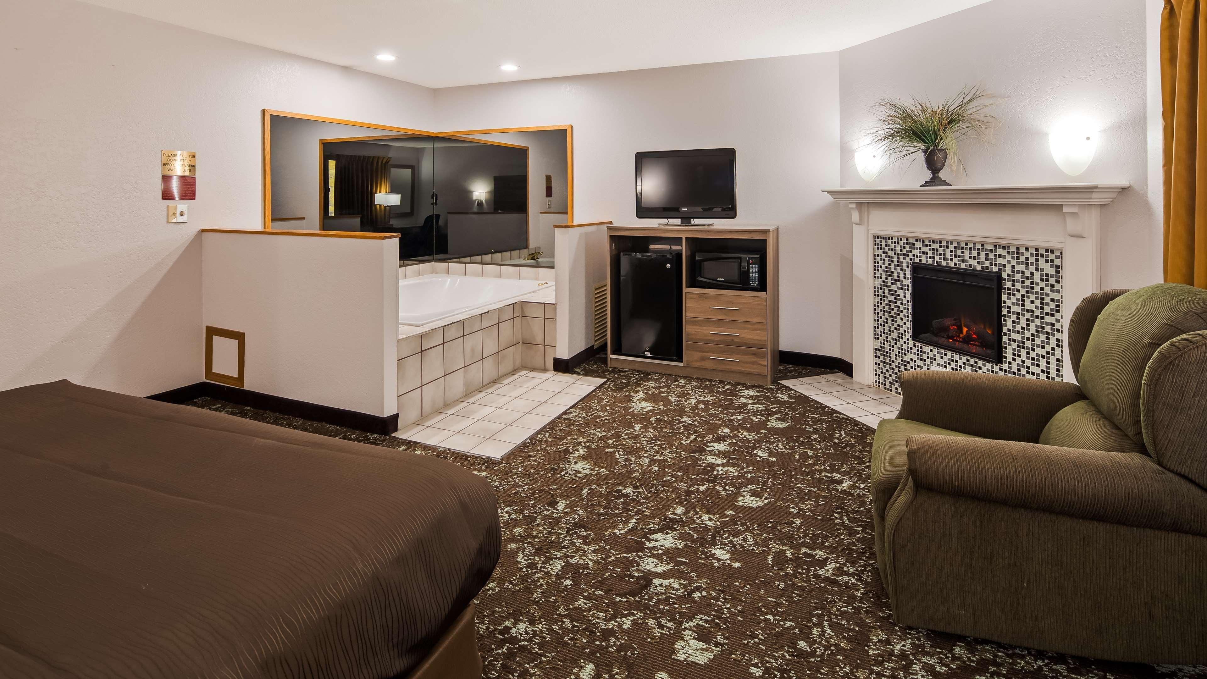 Ramada By Wyndham Cedar Rapids South Hotel Ngoại thất bức ảnh