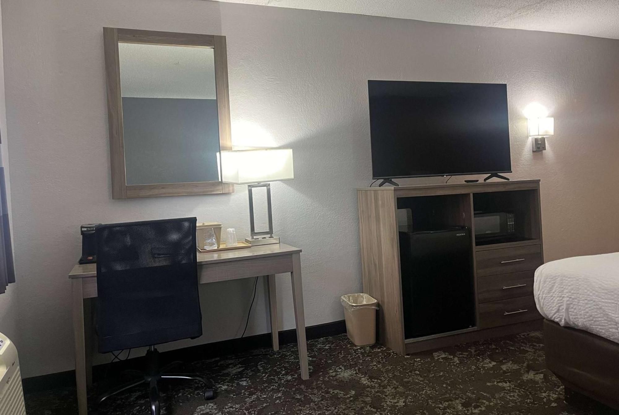 Ramada By Wyndham Cedar Rapids South Hotel Ngoại thất bức ảnh