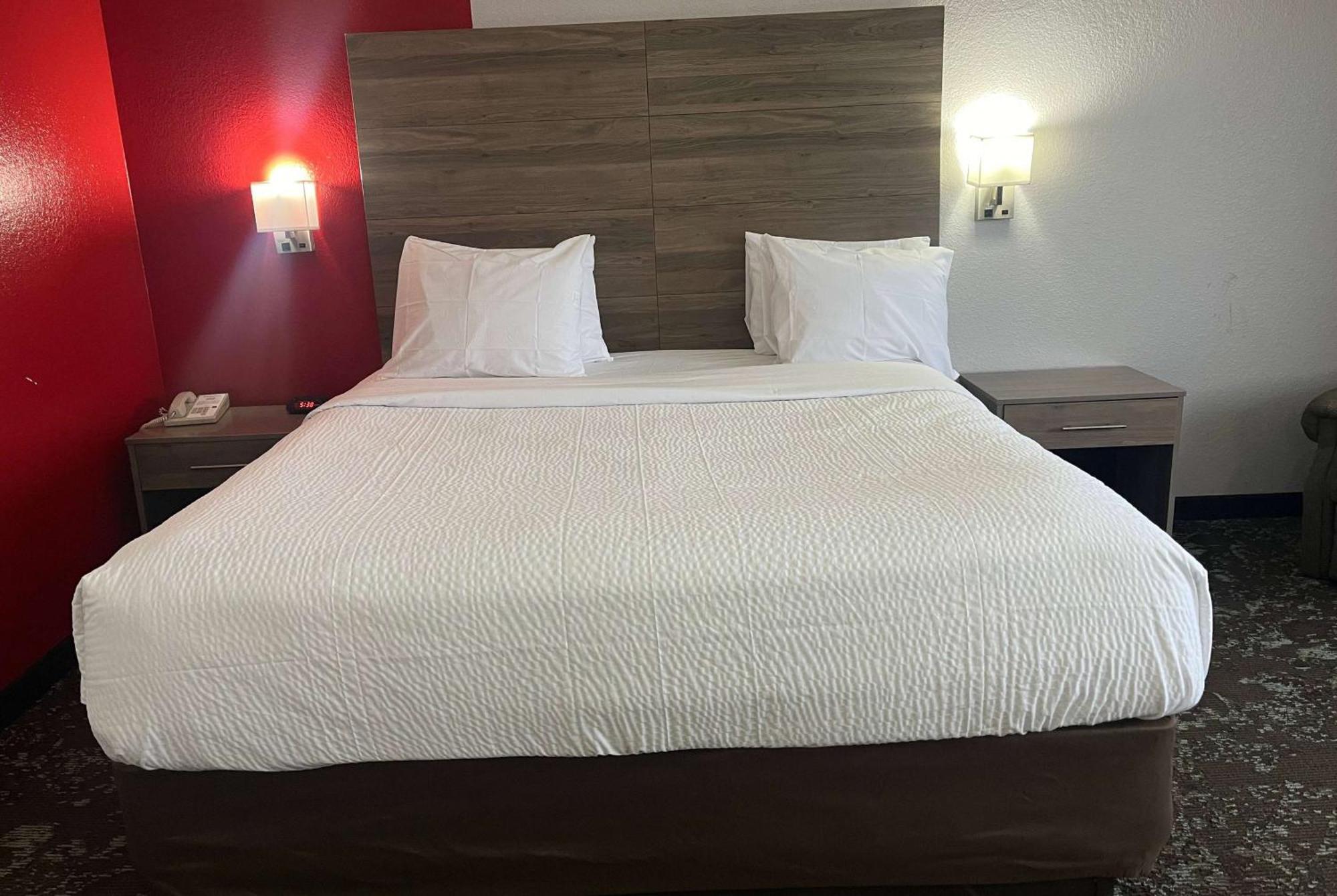 Ramada By Wyndham Cedar Rapids South Hotel Ngoại thất bức ảnh
