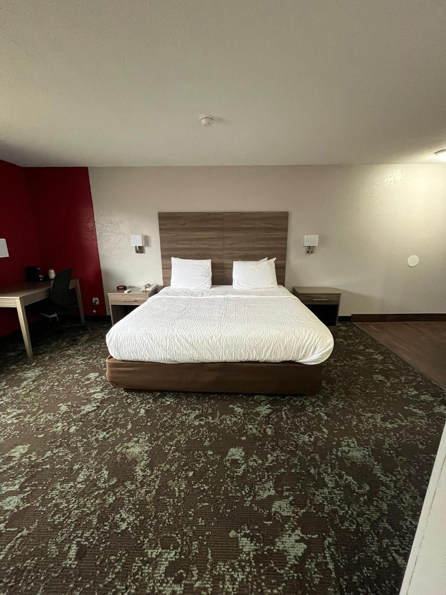 Ramada By Wyndham Cedar Rapids South Hotel Ngoại thất bức ảnh