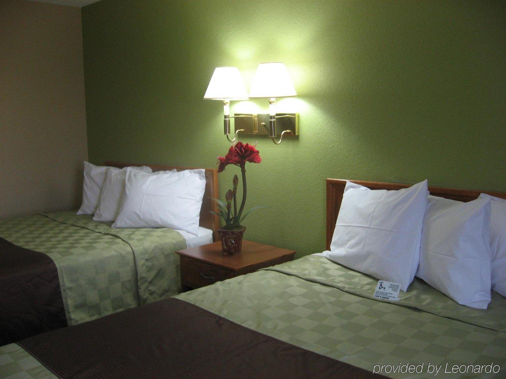 Ramada By Wyndham Cedar Rapids South Hotel Phòng bức ảnh