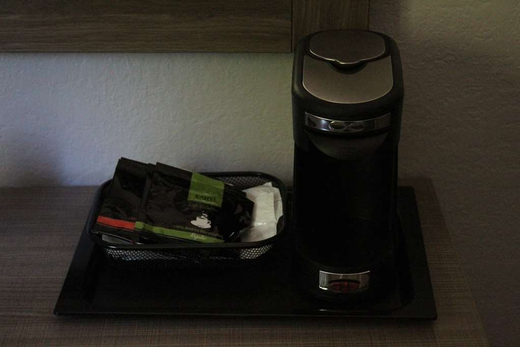 Ramada By Wyndham Cedar Rapids South Hotel Phòng bức ảnh